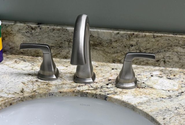 🚿✨ Double Bathroom Faucet Upgrade in Lafayette, LA! ✨🚿