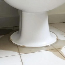 -Water-Leaking-from-the-Base-of-Your-Toilet 0