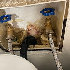 How-to-Inspect-Your-Washing-Machine-Hoses 0