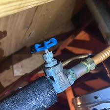 How-to-Shut-Off-the-Water-to-a-Toilet-Sink-or-Water-Heater 0