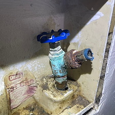 Replacing-Rubber-Washer-Hoses-to-Braided-Stainless-Steel-Washer-Hoses 0